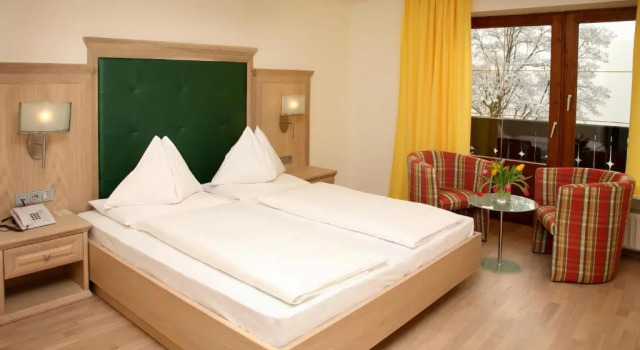 Двухместный номер Comfort с балконом и с видом на озеро Hotel & Gasthof Fürberg