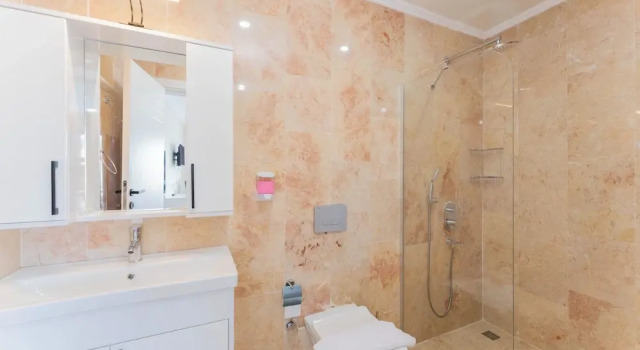 Вилла Deluxe с 5 комнатами с балконом и с частичным видом на море Grand Emora Villas