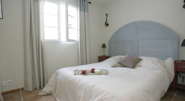 Neat Apartment With Dishwasher, in the Middle of Provence, Забронировать Апартаменты/квартира Апартаменты Кальяна, Апартаменты/квартира