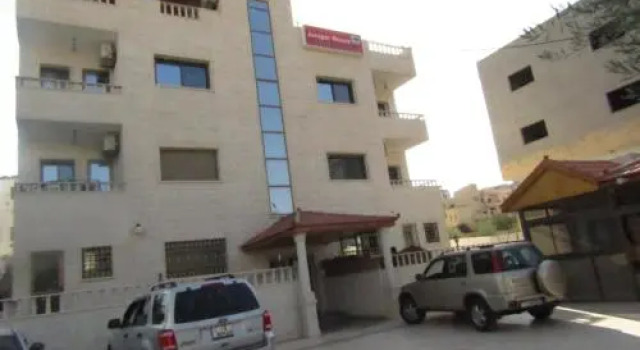 Juniper House, Book Hotel Hotels in Petra with Parking, Parking
