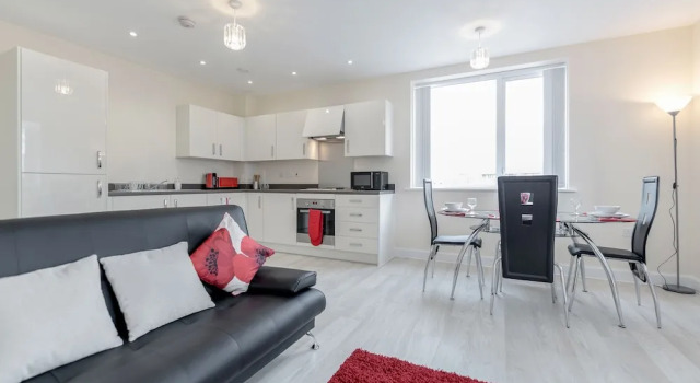Апартаменты с 2 комнатами с балконом Harrow City Apartment