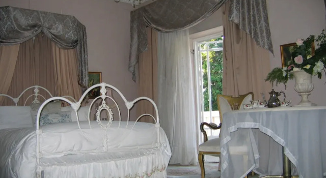Люкс с балконом Villa Victoria executive Guest House