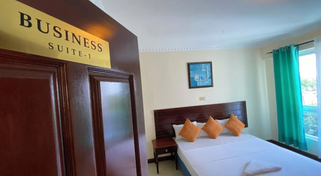 Lux Suites La Vida Sunrise Apartments