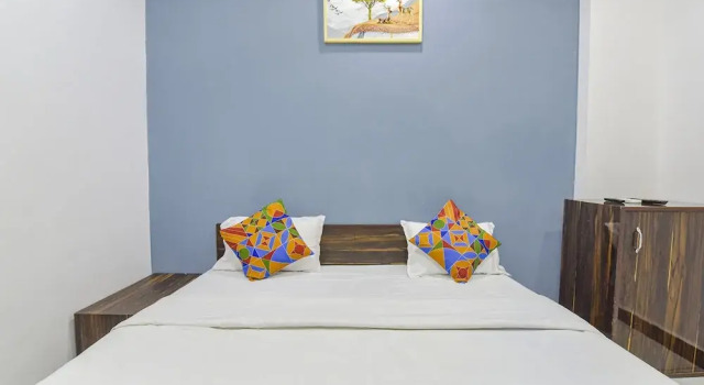 Номер Deluxe Fabexpress Anandam Palace Guest House