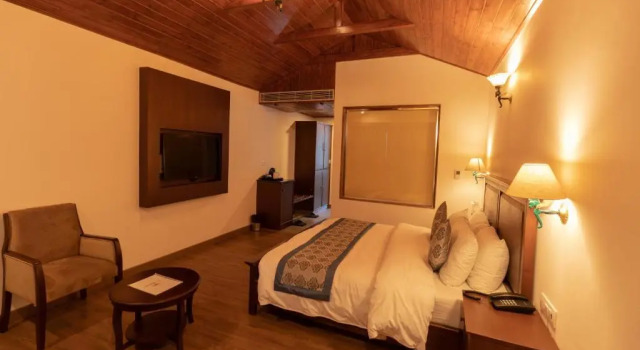 Aloka Resort, Забронировать Курортный отель Отели Манали с бассейном, Бассейн