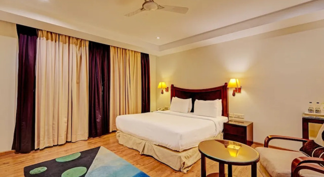 Super Townhouse OAK Hotel City Mark Gurgaon, Забронировать Отель Гургаон 