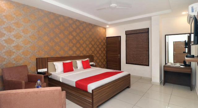 OYO 19817 Hotel Star 79, Réserver Hôtel Sahibzada Ajit Singh Nagar Pendjab