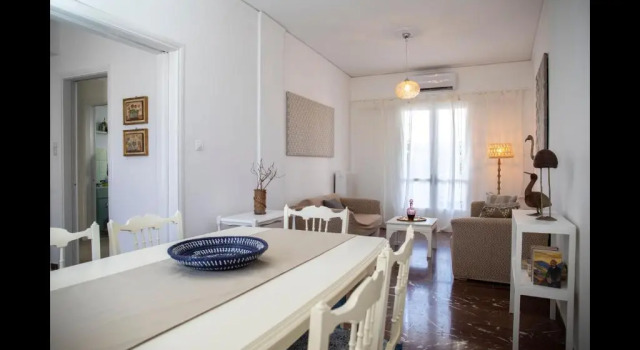 "aretis Apartment"- At The Foothills Of The Castle