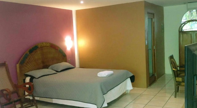 Hotel Cesar - Restaurante Bruciato, Prenota Hotel Hotel a Managua Region con piscina, Piscina