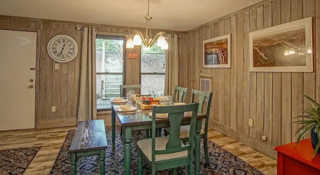 Tree Top 27 Mountaineer 3 Br Condo Slope Side, Забронировать Апартаменты/квартира Отели Сноушу с парковкой, рядом с Лыжный подъемник Soaring Eagle Express, Парковка