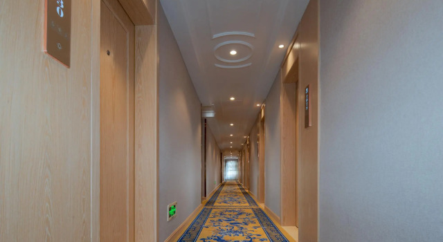 Vienna Hotel Yunnan Chunrong Street Qicai Yunan, Buchen Sie Hotel Chenggong Kunming