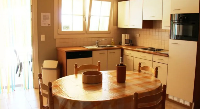 Коттедж Classic с 2 комнатами Peaceful Holiday Home in Les Vans, Ardeche with Pool