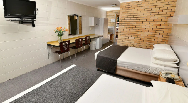 Шестиместный номер Standard Burke and Wills Motor Inn