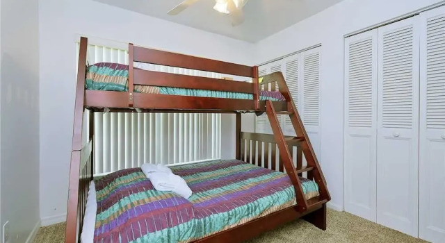 Palm Paradise, 3 Bedrooms, Sleeps 8, Canal View, Private Pool, Boat Dock, Забронировать Отель Палм-Кост штат Флорида, рядом с Palm Coast Lanes