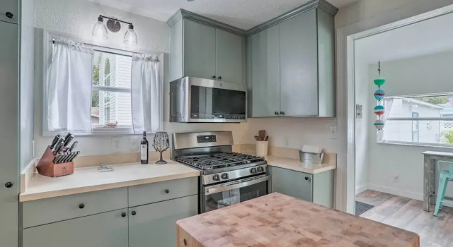 Коттедж с 2 комнатами Tampa Bay Area Cottage w/ Gas Grill and Fire Pit