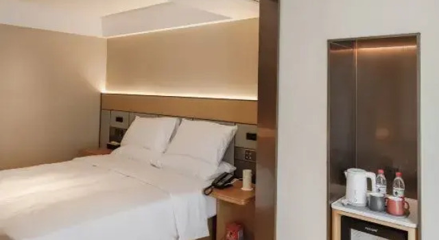 Central Yolo Hotel（Chenghai District Government, Shantou), Rezervasyon Otel Guangdong otoparklı oteller, Otopark