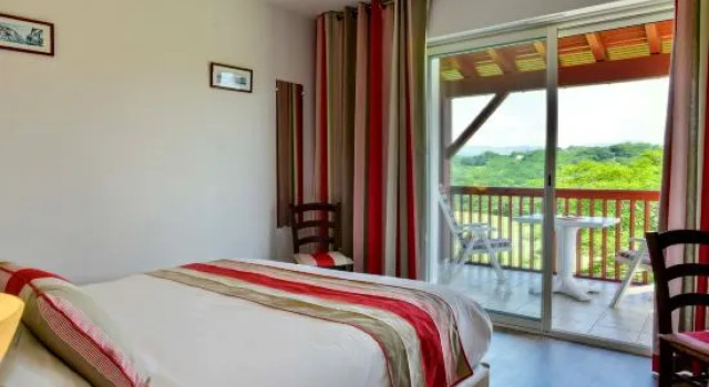 Logis Hôtel Baratchartea, Réserver Hôtel Sare Pays basque français