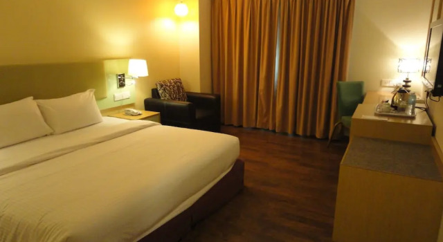 Номер Deluxe с видом на город The Pavilion Hotel