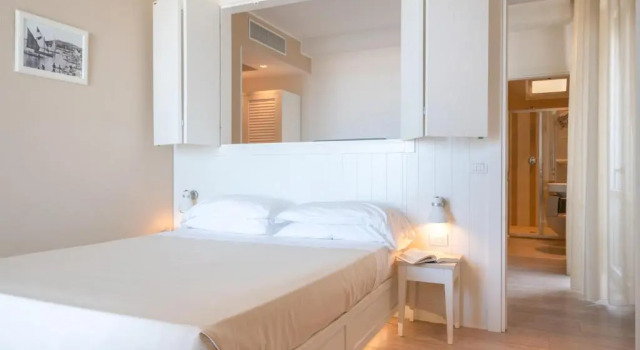 Полулюкс Hotel Bristol