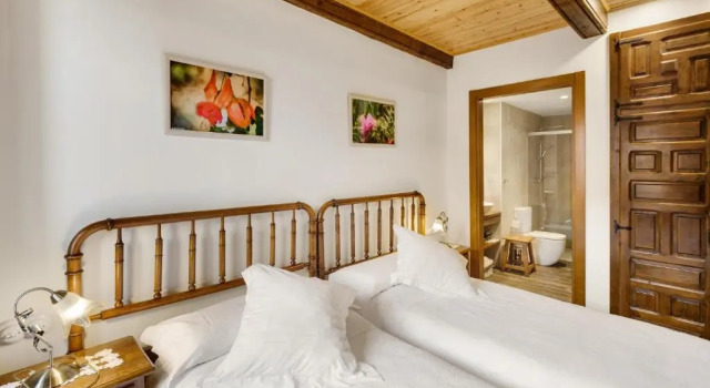 Casa Rural Francisco Mayo, Book Hotel Hotels & Accommodations in Isaba, Hotel