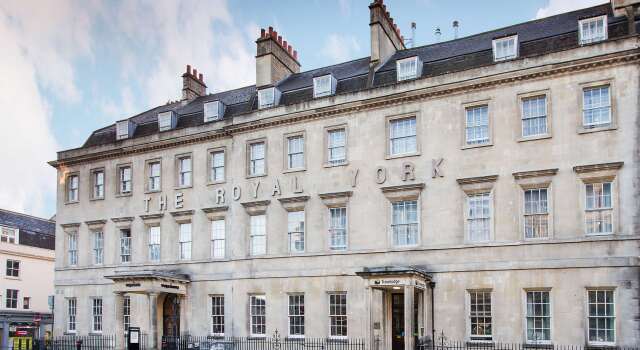Travelodge Bath Central Hotel, Забронировать Отель Бат Bath and North Somerset, рядом с Fashion Museum
