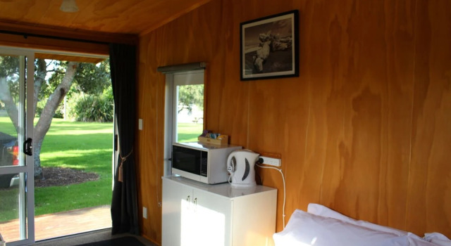 Urenui Beach Camp, Buchen Sie Resort Urenui Taranaki