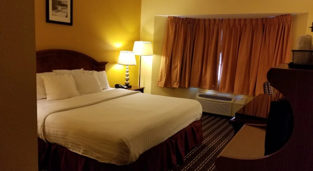 Двухместный номер Standard Comstock Inn & Conference Center