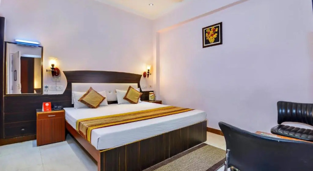 Номер Classic OYO 5539 Merit Hotel
