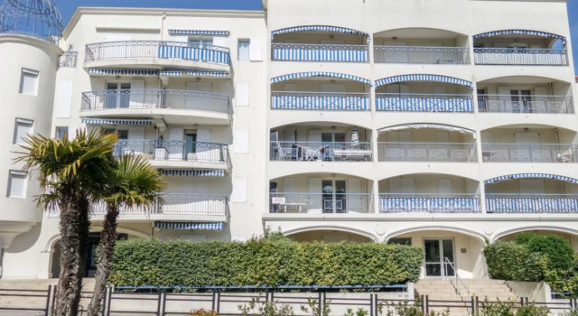 Parc de Pontaillac 8937, Rezerwuj Hotel Hotele w Côte de Beauté z basenem, Basen