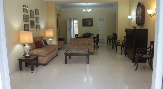 Hostal Mercybedbreakfast, Забронировать Отель Vedado Гавана
