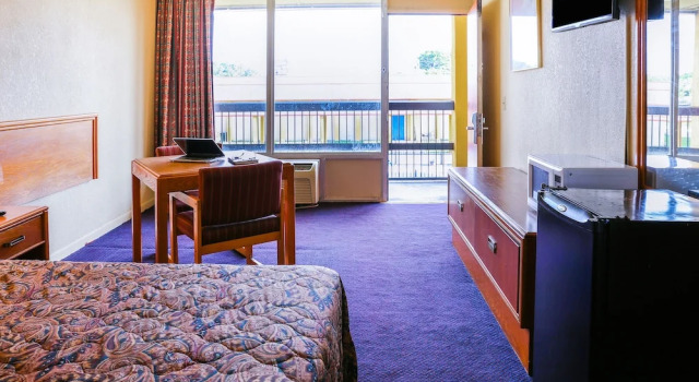Номер Economy SPRINGWOOD HOTEL, Opelika I-85 Columbus Pkwy