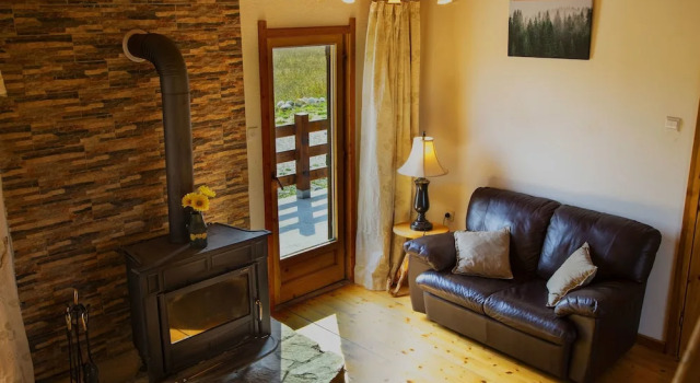 Cabin in Nature With View of the Durmitor Mountain, Đặt Nhà nghỉ dưỡng Nhà tranh ở Zabljak County, Nhà tranh