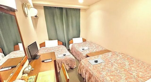 Трёхместный номер Standard с 3 комнатами Matsue Universal Hotel