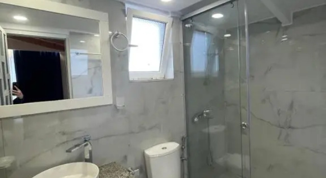 Suite Qeparo Napolon Complex