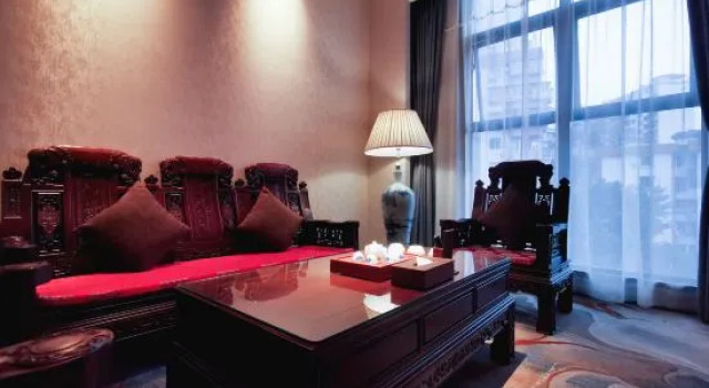Люкс Business Taoran Zhongzhou Guobin Hotel