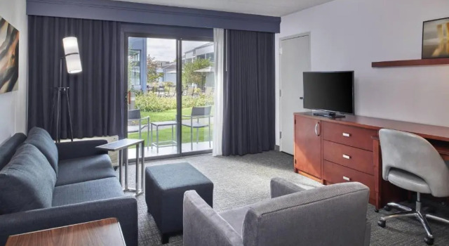 Люкс Courtyard by Marriott Detroit Troy
