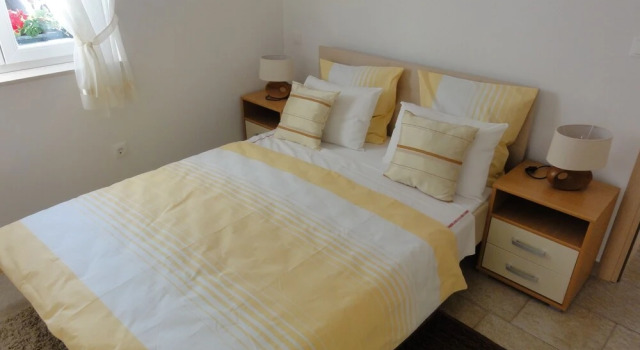 Apartments Cubela Beautiful Garden, Varaa Huoneisto Hotellit Split-Dalmatia pysäköinnillä, Pysäköinti