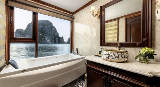 Номер Deluxe с балконом Verdure Lotus Grandeur Cruise on Ha Long Bay