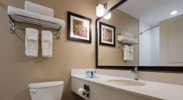 Люкс с 2 комнатами Best Western Plus Merritt Hotel