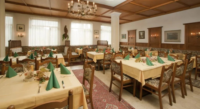 Hotel Gasthof Jerolitsch, Rezerwuj Hotel Hotele w Karyntia z parkingiem, Parking