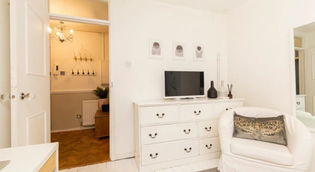 Contemporary 2BD Garden Maisonette Near Angel, Забронировать Отель Отели Англии 3 звезды, 3*