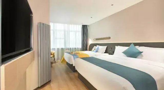 Семейный тент Yizhi Hotel (Wanda Plaza Hebei Medical University Third Hospital)