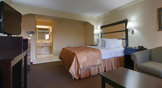 Двухместный люкс c 1 комнатой Best Western Inn & Suites of Macon