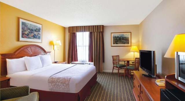 Двухместный номер La Quinta Inn by Wyndham Orlando International Drive North