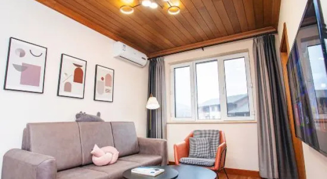 Люкс с 2 комнатами Qingshan Muxue Hotel (Vanke Songhua Lake Resort)