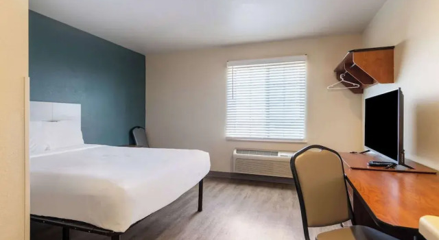 Люкс WoodSpring Suites Champaign near University
