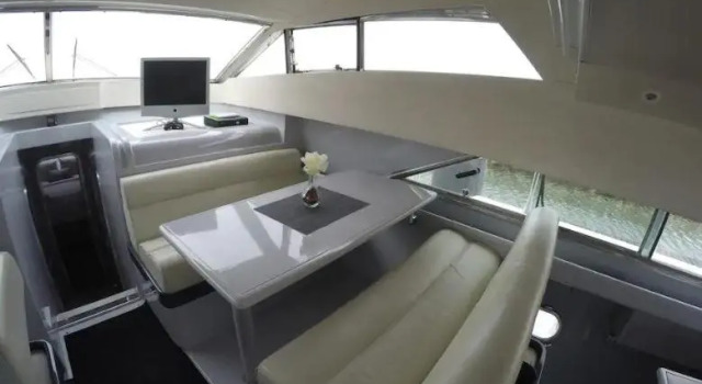 Beautiful and magnific yacht for 6 persons