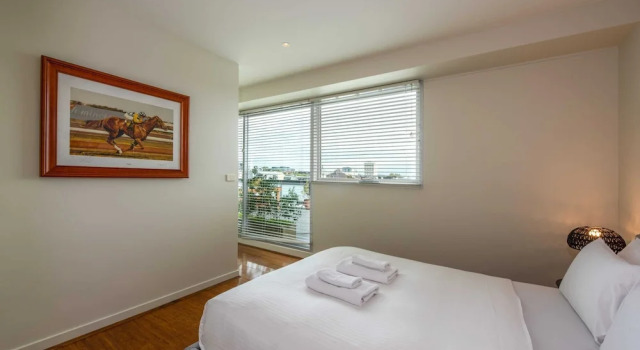 Beautiful 1-bed in St Kilda w/ Parking & Terrace, Book Apartment Melbourne 