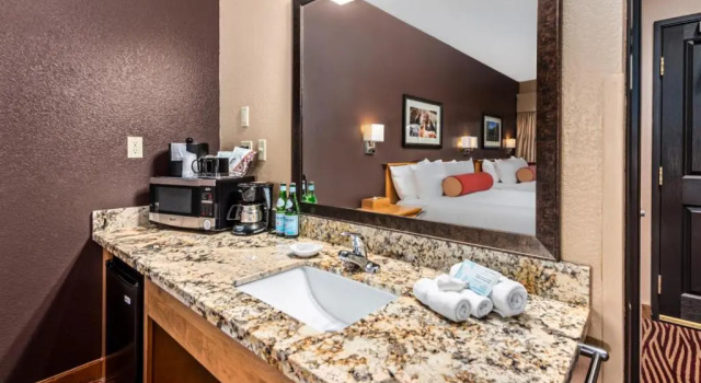 Четырёхместный номер Standard The Estes Park Resort