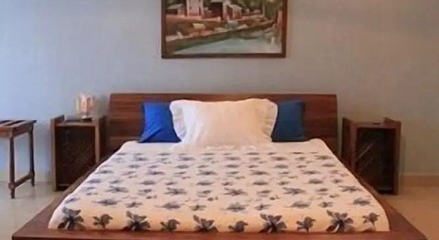 Шестиместный семейный номер Standard с балконом K.méléon Hôtel